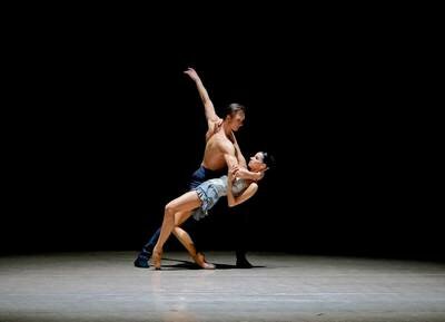 Прем’єри на фестивалі Ballet UA! "Широко заплющені очі" Прем’єри на фестивалі Ballet UA! "Широко заплющені очі"