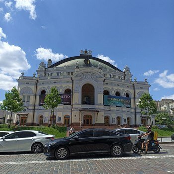 Відновила роботу каса Національної опери України по вул. Володимирській, 50 Відновила роботу каса Національної опери України по вул. Володимирській, 50